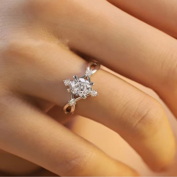 Silver Engagement Ring - SIZE 7